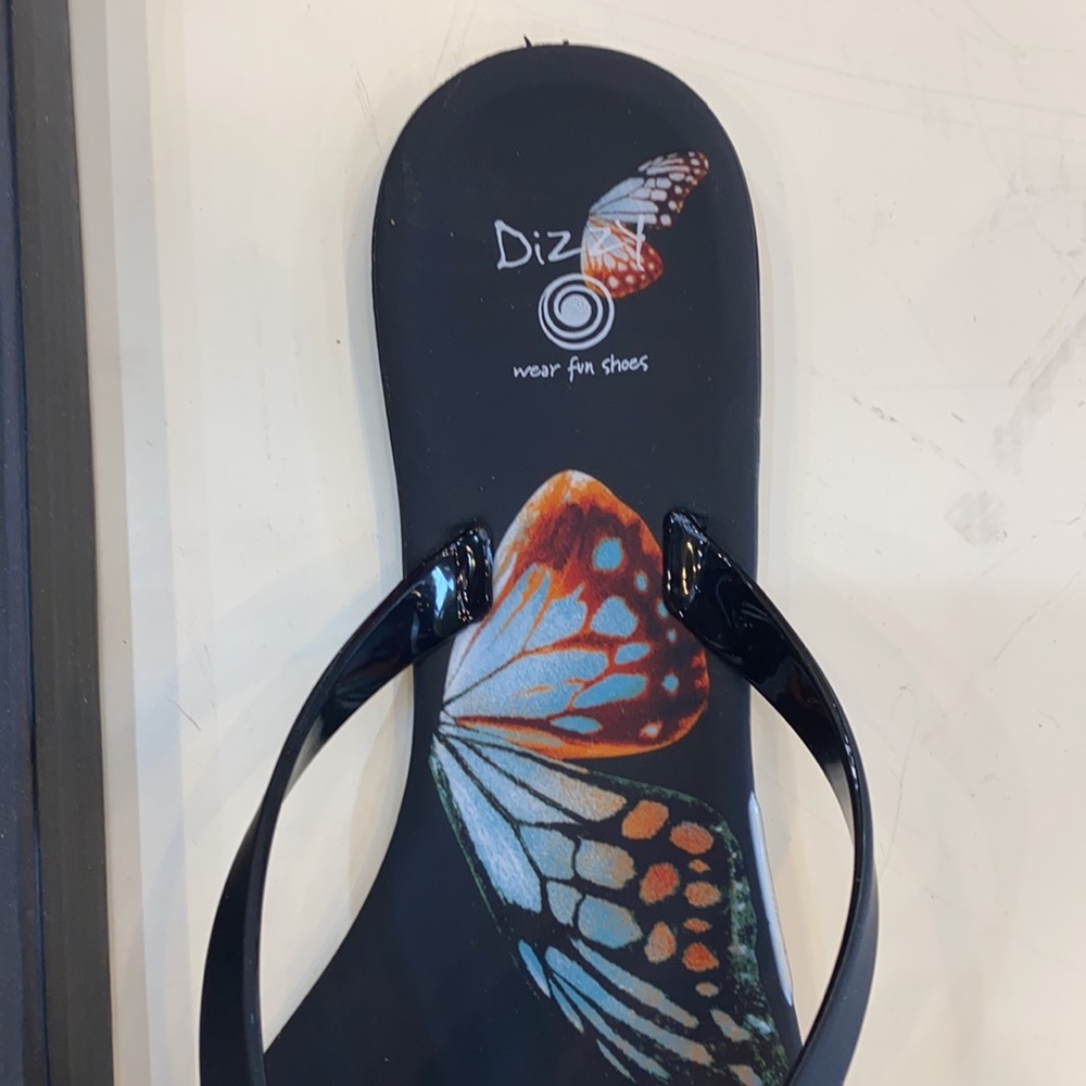 NWT SANDALS - Picture 3 of 5